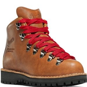 LIKE NEW Womens Danber Hiking Boots!